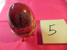 Porzellan Ei im Faberge-Stil