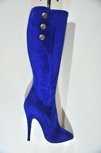 High heel - high,