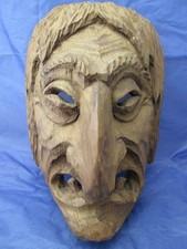 Alte Holzmaske handgeschnitzt