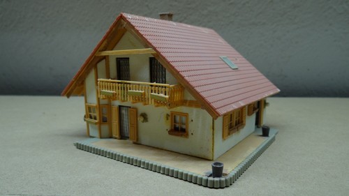 Bauernhaus spur aufgebaut - spur,