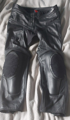 Dainese schwarze leder - schwarze,
