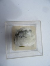 Mineralien, MM Wismut  Grube Samson St. Andreasberg in Dose 2,5 x 2,5 cm