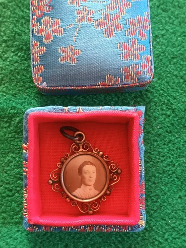 Vergoldeter schmuck anhänger - vergoldeter, schmuck-anhänger