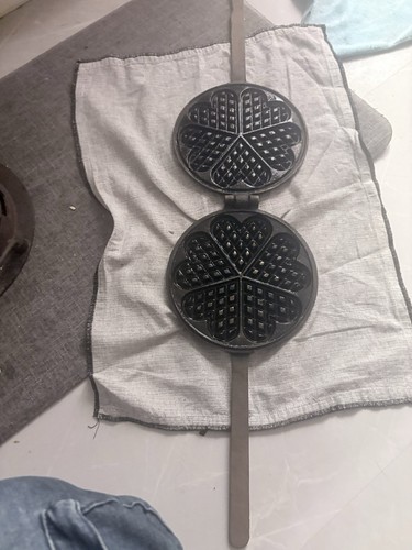 Altes waffeleisen gusseisen - waffeleisen,