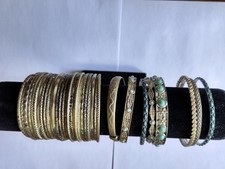 Großes Armreifen Set. Metallisch bzw. Goldfarben Top Zustand Top Preis