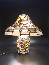 Große Tischlampe im