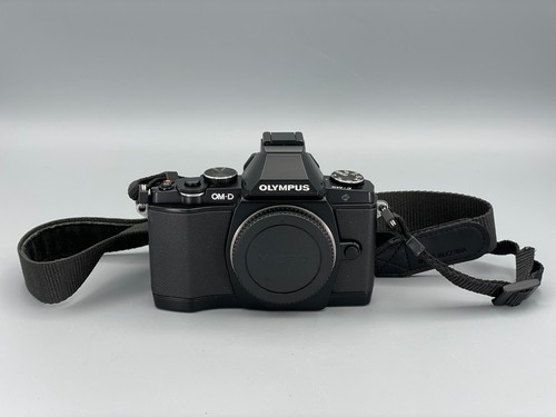 Olympus body 15975 - olympus, om-d
