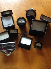 11 alte kleine Messgeräte für Sammler