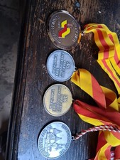 4 Gebrauchte Medaillen Aus