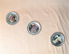 3 Vintage Wand Deko Zinnteller mit Keramikbild Weintrauben Motiv Ø 10 cm. OVP