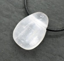 SELENIT "MARIENGLAS" EDELSTEIN-ANHÄNGER TROMMELSTEIN -gebohrt- mit Lederband #2