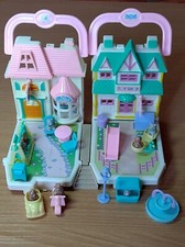 Spielzeughaus 2er-Set mit 8