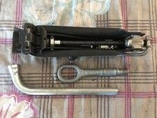 1x original Wagenheber + Radschlüssel + Abschlepphaken VW Touran 1T 1T0011031A