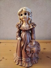 Mädchen Figur aus Keramik im