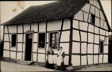 Foto Ak Horrem Kerpen an der Erft, Zwei Frauen vor einem Haus - 10642422