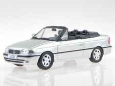 Opel Astra F Cabrio silber Modellauto in Vitrine 1:43