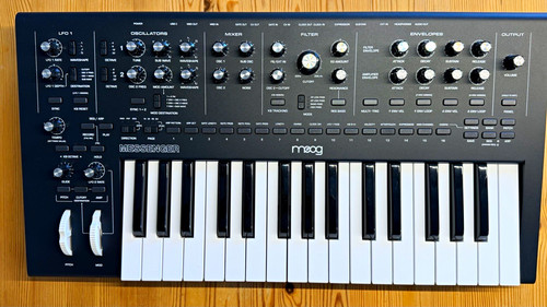 Moog messenger keyboard - messenger,