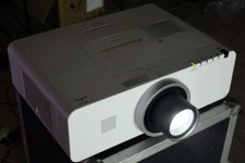 *Panasonic PT-EZ570E*LCD