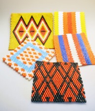 Walzenperlen Topf-Untersetzer 5 Plaste -perlenuntersetzer  DDR/ Vintage