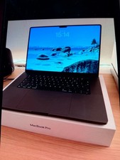 16 zoll MacBook Pro in Space