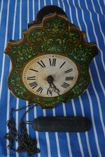 antike Wanduhr - Uhr Alpenländisch Holz - süddeutsch - kleine Schilduhr - selten