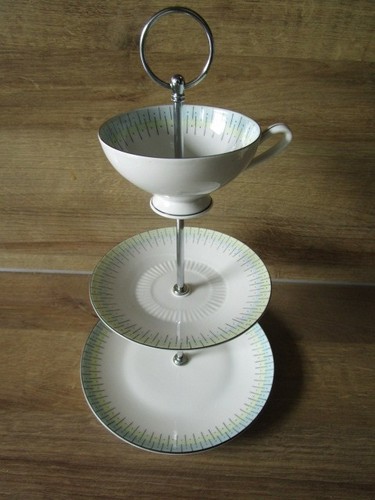 Etagere aus sammeltassen - etagere,