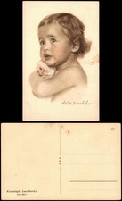Ansichtskarte  Lotte Herrlich Kinderköpfe, Kind hält Puppe lieb 1920