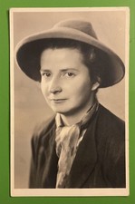 0309/photo pretty young woman