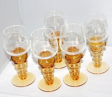 Römer Theresienthal, Weingläser 5 St., gelber Stiel mit Beerennuppen, Radgravur