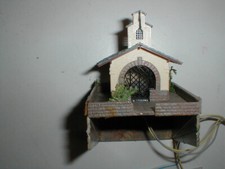 Modelleisenbahn HO, Bergkapelle mit schrägem Unterbau 7 x 7 x 9 cm (HA24