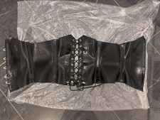 Latex Mieder Schnürung