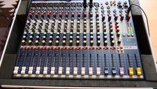 Soundcraft EFX 12 Mischpult +