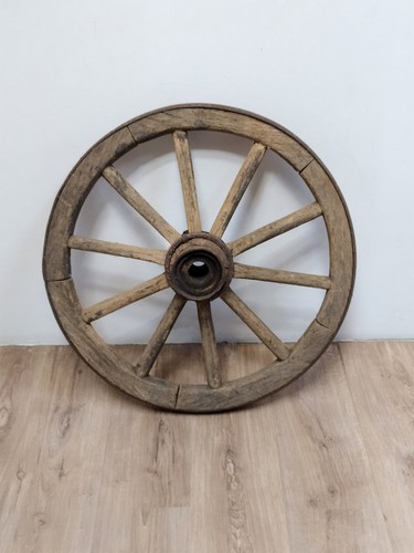 Vintage holz wagenrad mit - vintage, holz-wagenrad