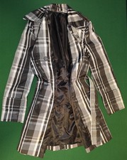 Mode Szene 34 Regenmantel