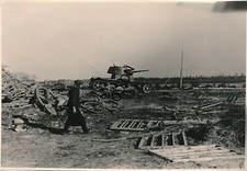 Foto WK2 Russischer Panzer Kampfgebiet am Wolchow  X201