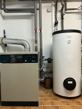 Vaillant Gasheizung VKS 23 E mit 157 Liter Warmwasserspeicher. Funktionsfähig.