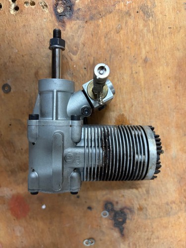 Glühzündermotoren