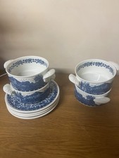 4 Suppentassen mit Untertasse