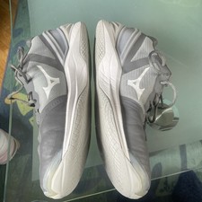 - Gay’le Sneaker - „völlig fertig“ 40 - UK6,5 grau ??Mizuno Wave Stealth NEO 