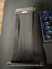 Lian Li PCIe x16 Riser Flachband-Kabel - PCIe 4.0, 200mm, schwarz