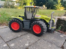 Bruder Claas Xerion 5000 Traktors.