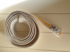 Karategürtel 260, weiss-gelb