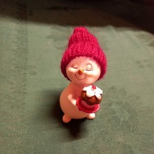 ~ LUSTIGER SCHNEEMANN mit Mütze Törtchen  Poly-Figur