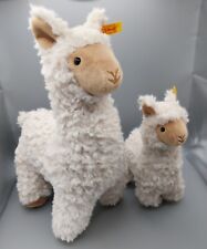 Steiff 069543 & 069444 - Lama Leandro in 29 & 19 cm mit Knopf Fahne und Etikett