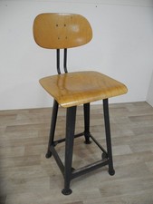 Alter hoher  Metall Werkstatt