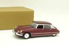 Universal Hobbies SB 1/43 -