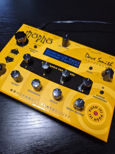 Dave smith instruments mopho - smith,