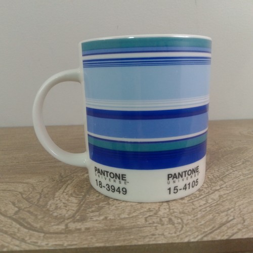 Pantone universe 3950 blau - pantone,
