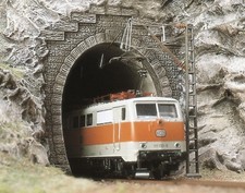 BUSCH 7024 Tunnelportal 2