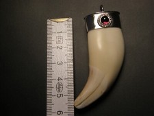 Charivari. Anhänger. Tracht.  Schwarzbär Reißzahn. Absolut selten. UNIKAT.